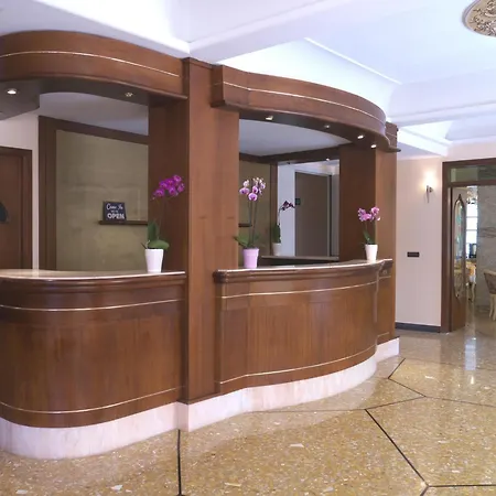 Flora Hotel Celle Ligure