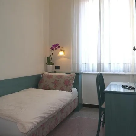 Hotel Flora 3*