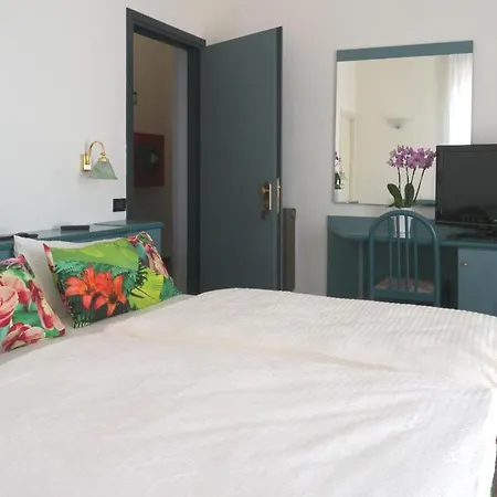 Flora 3* Celle Ligure