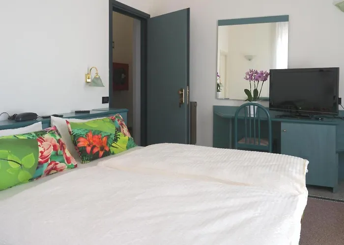 Flora 3* Celle Ligure