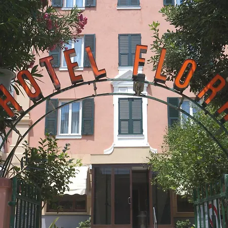 Hotel Flora 3*