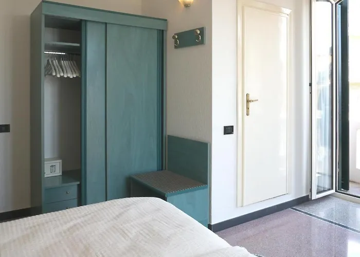 Flora Hotel Celle Ligure